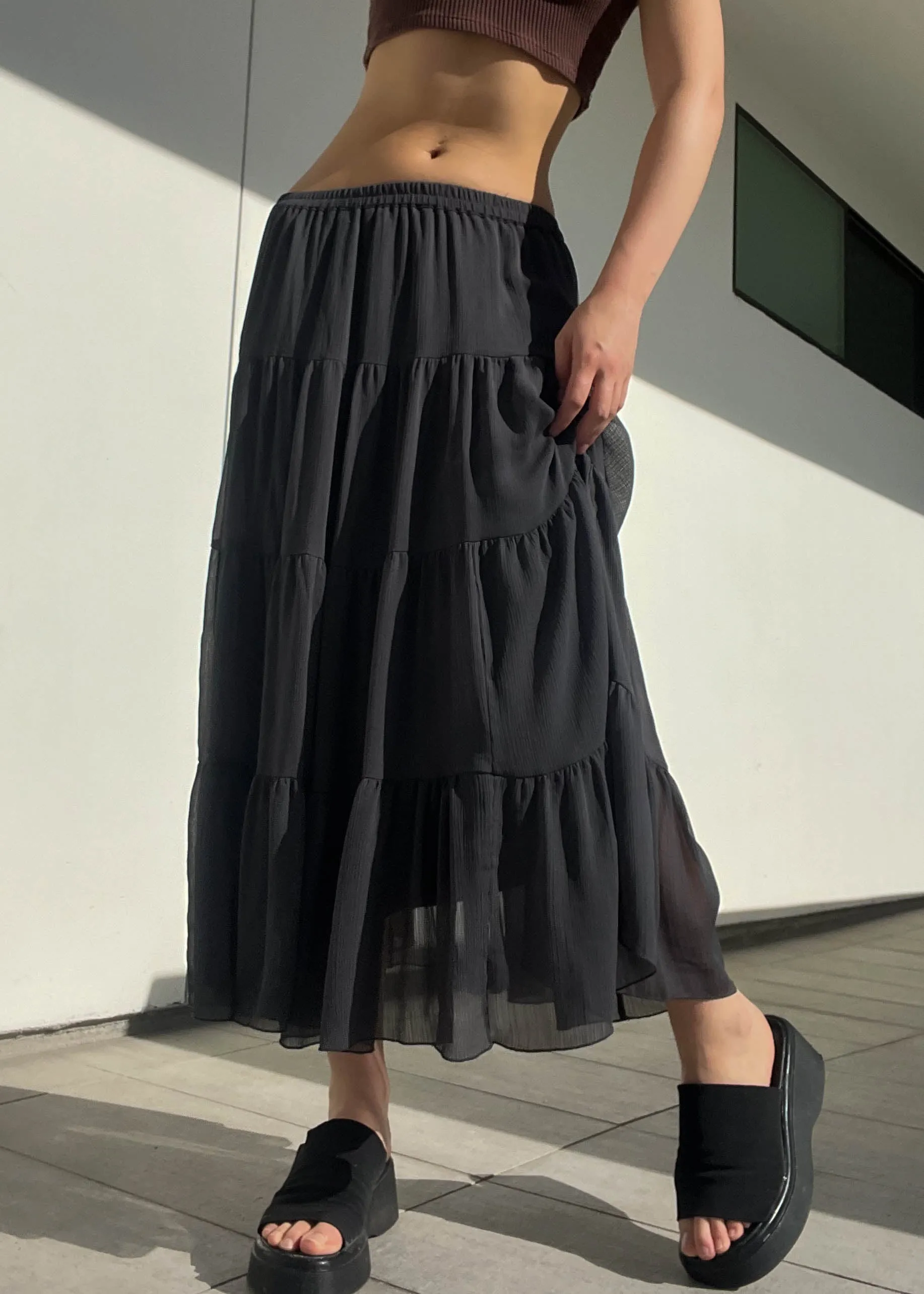 90’s Flowy Charcoal Skirt (M)