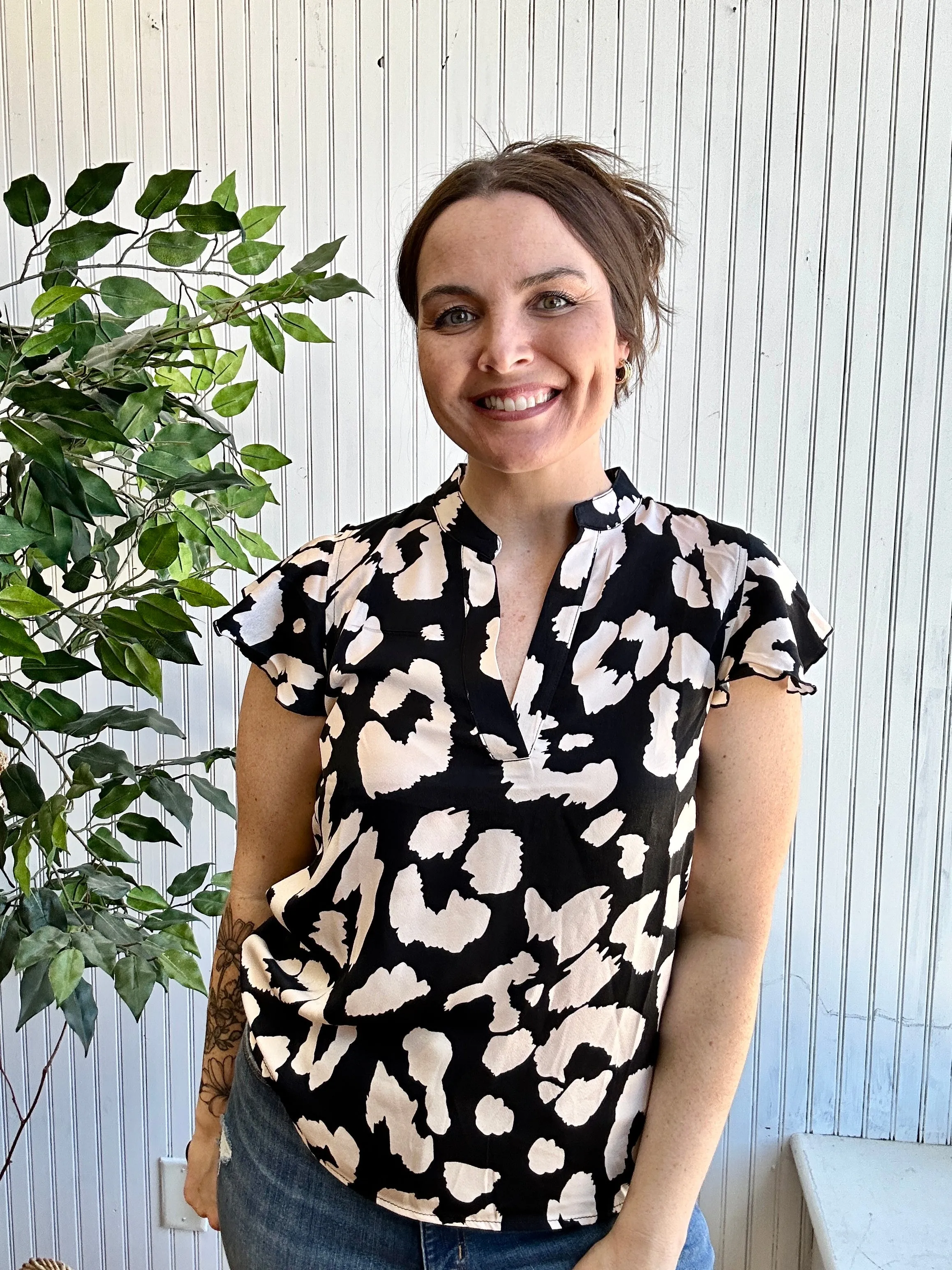 Black & Tan Bold Leopard Short Sleeve Blouse