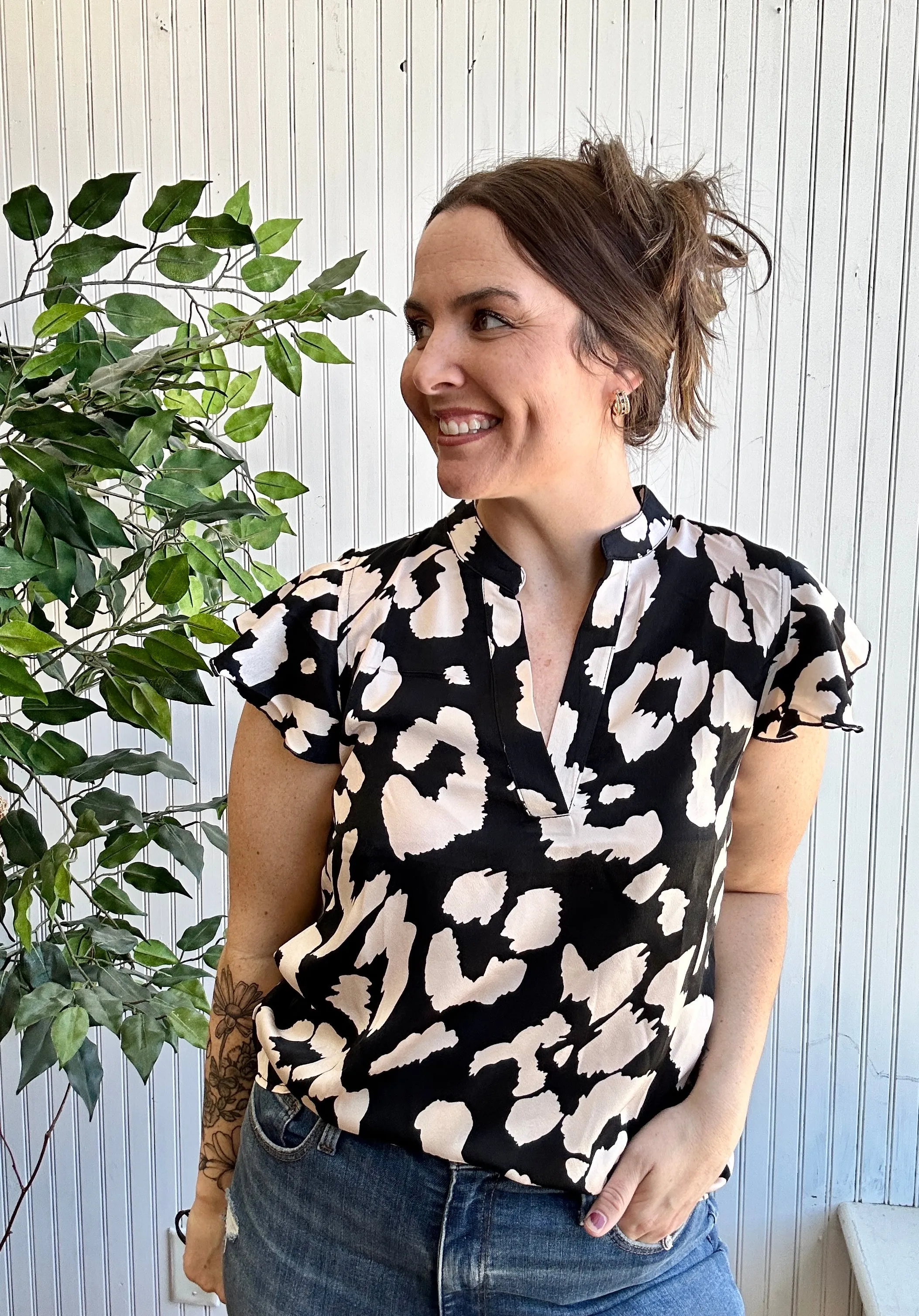 Black & Tan Bold Leopard Short Sleeve Blouse