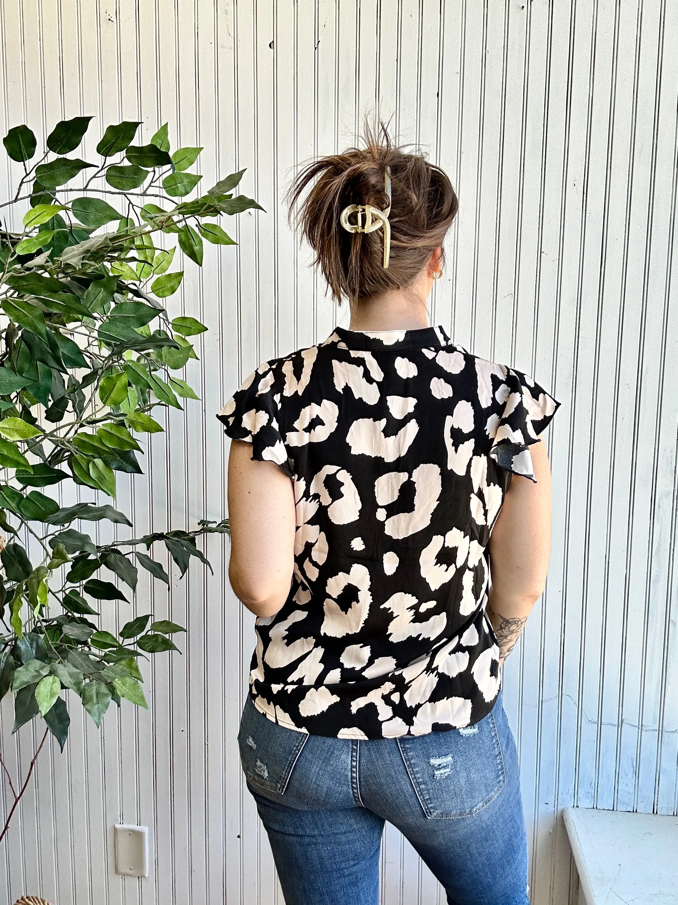 Black & Tan Bold Leopard Short Sleeve Blouse