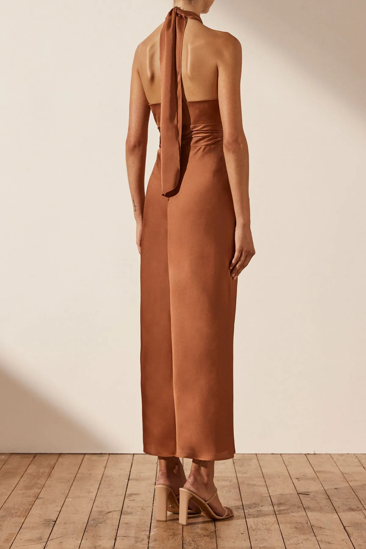 LUXE GATHERED HALTER MIDI DRESS - MOCHA